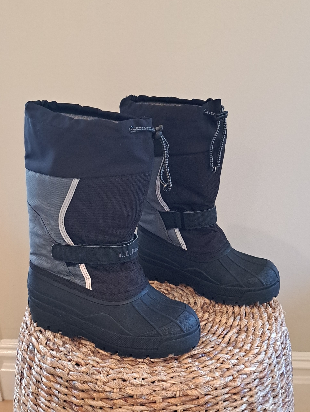 L.L. Bean Youth Northwoods Black/Gray Waterproof/Insulated Winter Snow Boots 3